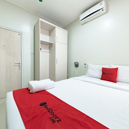 Reddoorz Near Pasar Baru Bandung Hotel Екстериор снимка