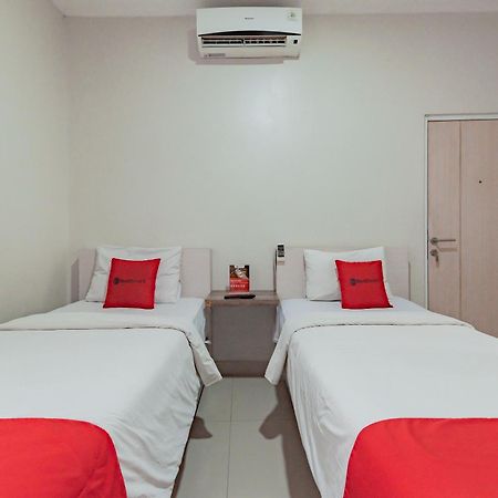 Reddoorz Near Pasar Baru Bandung Hotel Екстериор снимка
