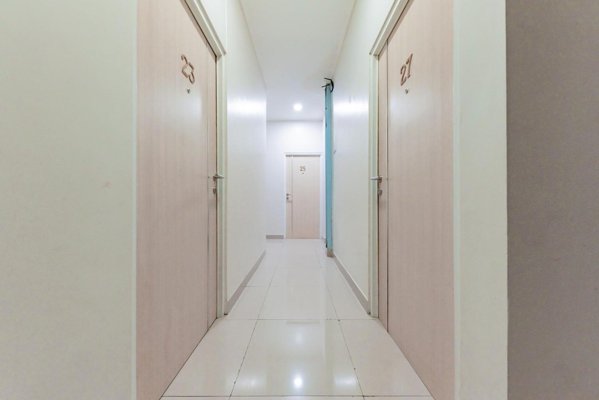 Reddoorz Near Pasar Baru Bandung Hotel Екстериор снимка