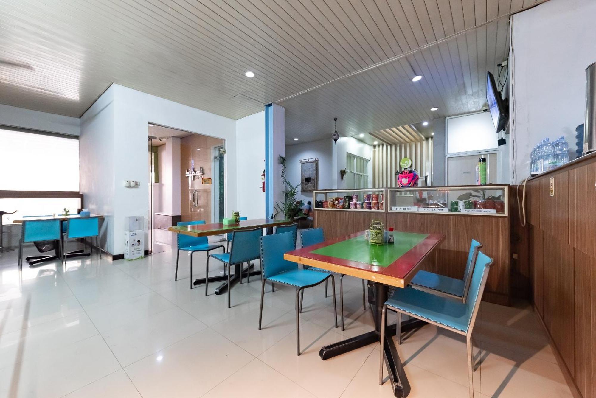 Reddoorz Near Pasar Baru Bandung Hotel Екстериор снимка