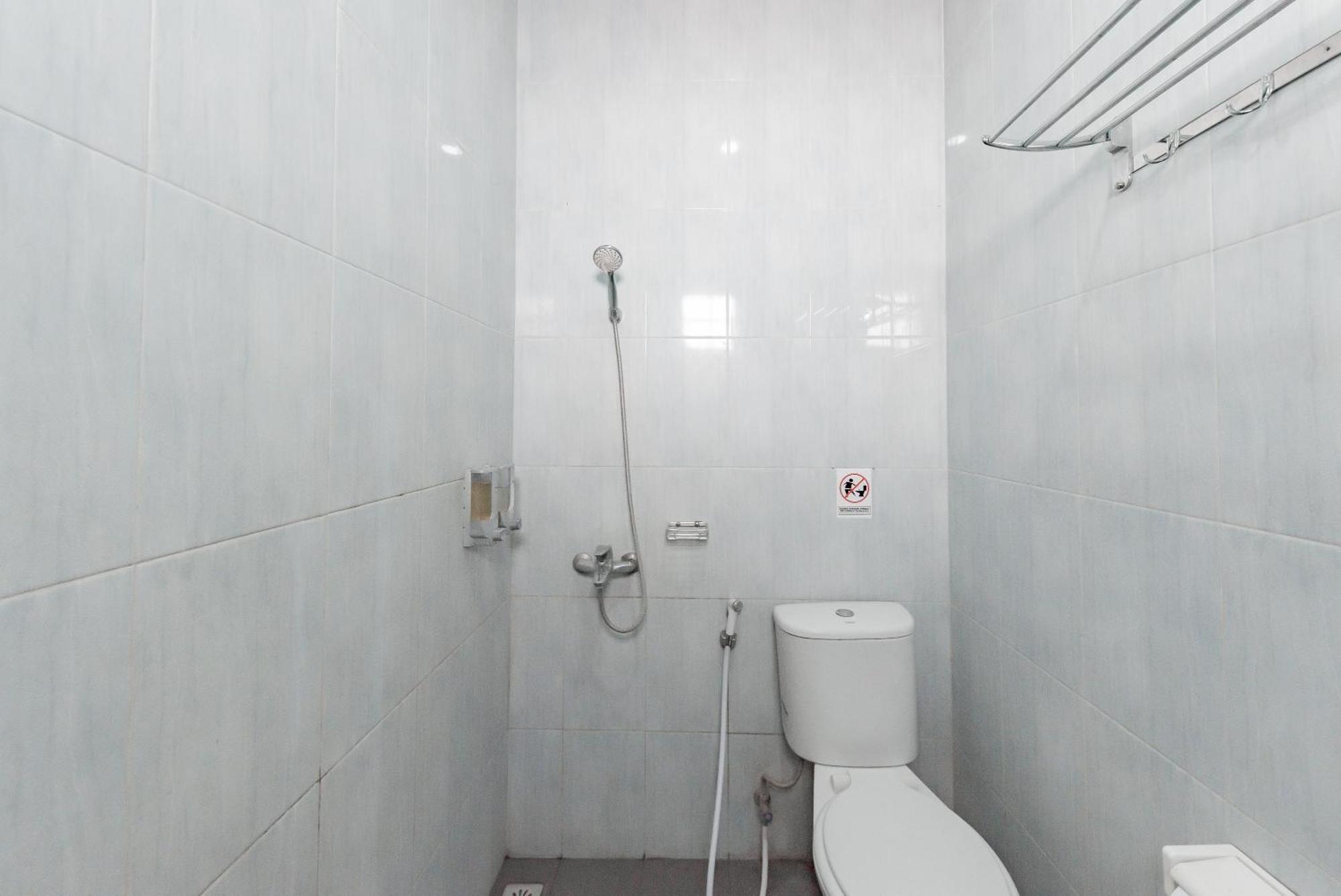 Reddoorz Near Pasar Baru Bandung Hotel Екстериор снимка