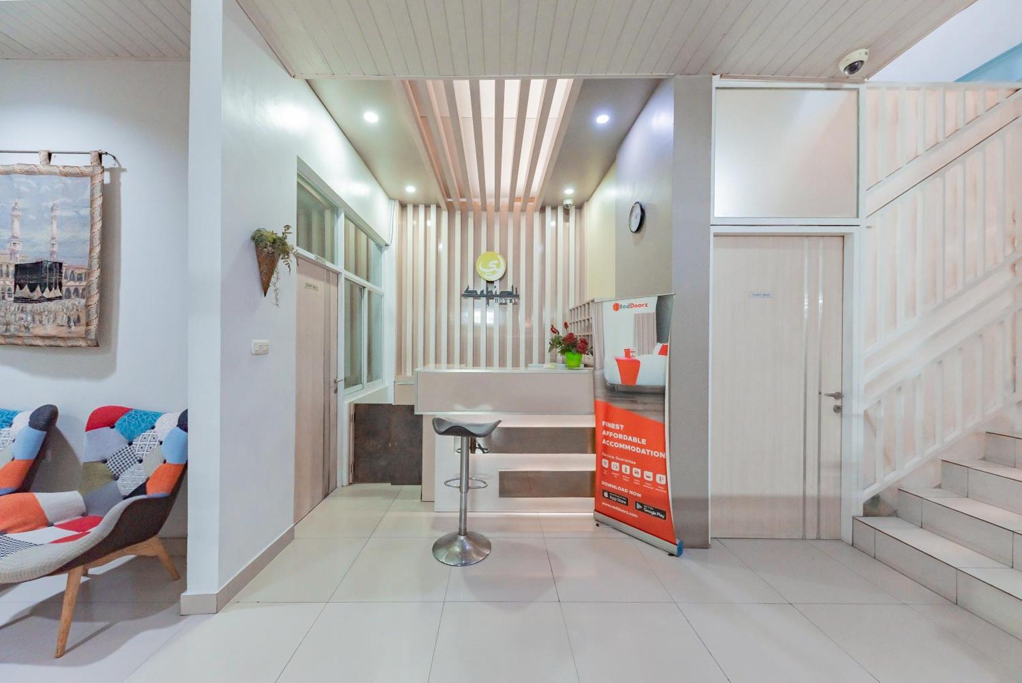 Reddoorz Near Pasar Baru Bandung Hotel Екстериор снимка
