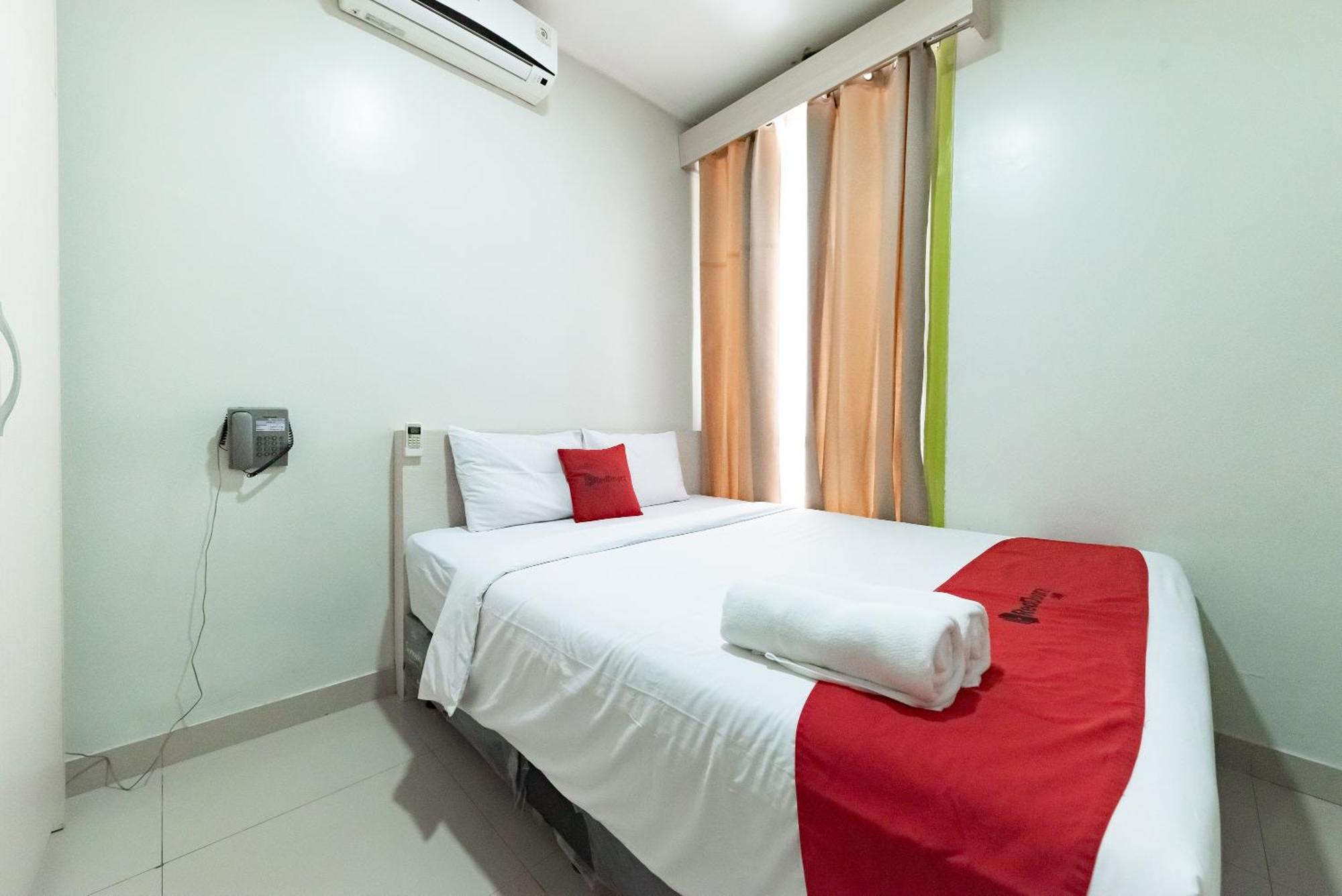 Reddoorz Near Pasar Baru Bandung Hotel Екстериор снимка